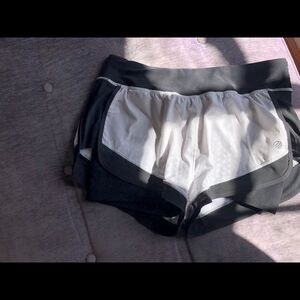MPG shorts perfect workout or running shorts Size M Super Stretchy Double layer